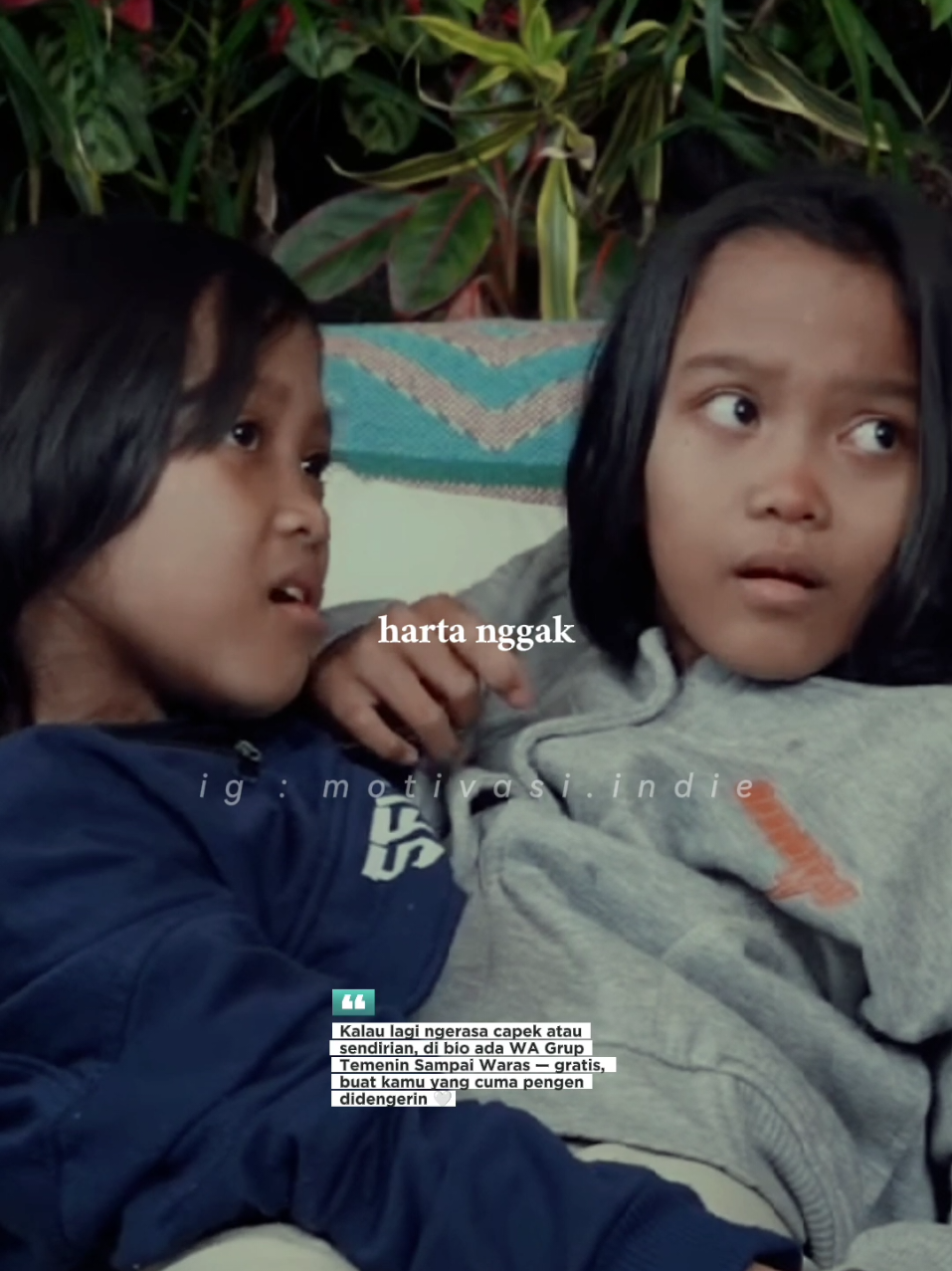 Gak mau harta. Gak mau mobil. Buat apa… kalo gak ada orang tua 😢 Kata anak kembar siam itu nyentil banget. Kadang kita sibuk ngejar cuan, status, validasi…   Tapi lupa, yang paling kita butuhin tuh bukan barang. Tapi pelukan 🤍 Gak semua orang punya rumah yang utuh. Kalau kamu masih punya orang tua, peluk mereka.   Kalau udah gak ada, doain mereka 🙏 Dan kalau kamu lagi ngerasa kosong, capek, atau bingung mau cerita ke siapa… Di bio ada WA Grup “Temenin Sampai Waras” — tempat buat kamu yang cuma pengen didengerin, tanpa dihakimi. Gratis. Gak pake syarat. Gak pake basa-basi. Kalau relate… ya udah, cek aja bio. Kita temenin pelan-pelan 🌙 #kembarsiam #dennysumargo #motivasi #motivasihidup #motivasiindie 