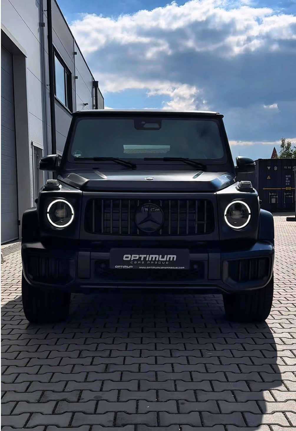 ⚠️ New arrival: G63 AMG in brutal matte black! Let’s take a fast walkaround – you don’t want to miss this one. ________________________________ ⚫ Optimum Cars Prague ⚫ Your Partner for Luxury and Sports Cars Shipping Worldwide Only New Cars _______________________________ ⚫ Contact us ⚫ info@optimumcarsprague.com www.optimumcarsprague.com #mercedes #g63 