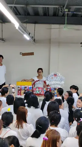 သီတင်းကျွတ် ကန်တော့ ကို့ သားသမီးလို့ ကောင်းပေးလို့ကျေးဇူးပါမကြီး #tiktokmyanmar🇲🇲 #fouyoupage #tiktoknews #viralvideo #