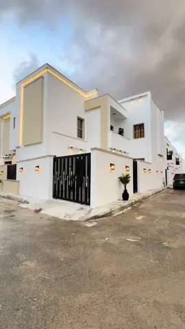 كود الإعلان (0099) وهكي نكونو أكملنا آخر عرض من مقسم عودة الحياة الفاخر السكني 🏛️ فيلا من واجهتين من طابقين   بنظام مفصول فصل حقيقي بتصميم المودرن بتشطيب 🌟2025🌟 📍 الموقع:  عين زاره (بالقرب من مول دبلوماسي)🏘️  💰السعر : 1مليون و 150 الف  📐 المساحات:  • الأرض:250متر مربع🏗️  • المسقوف:400  متر مربع🏛️ 🏛️تفاصيل الطابق الأول :صالون استقبال رجال بالحمام / صاله نساء /مطبخ بمساحه ممتازه جدا / جناح النوم الرئيسي بالحمام / 2غرف نوم /حمام رئيسي / منور خدمي  🏛️تفاصيل الطابق التاني : جناح النوم الرئيسي بالحمام / 2غرف نوم / مطبخ /معيشه / حمام رئيسي / تراس خدمي بمساحه ممتازه  ملاحظه هامه❗️:البناء والتشطيب تم على مراحل لمده سنه يعني البناء واخد راحته بين كل مرحله ومرحله ، والتشطيب كذالك   الأساس :قواعد / كتائن /اعمده /تحت إشراف كادر هندسي وجميع مراحل البناء موتقه بالصور والفيديوهات  تشطيب بأدق التفاصيل :أرضيات ليزريه /جبس فلات بالكامل /أطقم صحيه مدفونه / أبواب موغن محليه بألوان مميزه وراقيه / شبكه كهرباء إيطاليه وبالفواتير / حوائط 1.60*80 / منظومه كاميرات / بئر ماء خاص لكل فيلا / فسكيه  السعر مقارنه بالموقع والتشطيب الفاخر يعتبر ممتاز والي راغب اكثر من فيلا بإذن الله ليه سعر خاص  للاستفسار اكثر ومعاينة المكان على ارض الواقع   يرجى التواصل على الرقم التالي  📲0910404744📱أحمد#عقارات #ليبيا #الشعب_الصيني_ماله_حل😂😂 #fyp #اكسبلور 