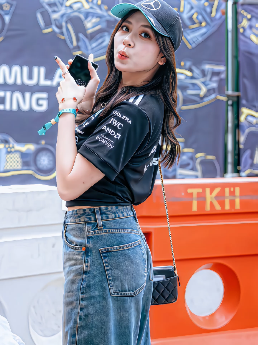 dia anaknya mercedes banget @zee asadel  #aziziasadel #azizishafaasadel #fyp #foryou #lewatberanda 