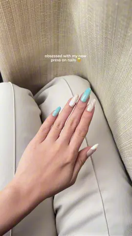 love this set 🩵 #pressons #pressonnails #handmadepressonnails 