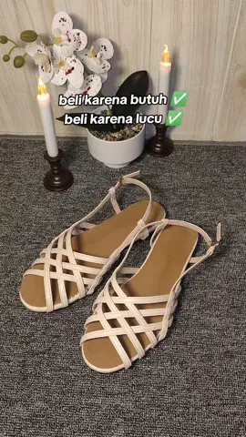 cakep bgt weh bikin ootd makin feminim 💖🌷✨🫶🏼 #sandalflat #sandalflatwanita #sandalcantik #sandalviral #sandalkekinian 