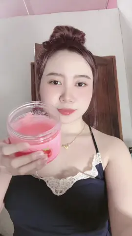 wangi strawberry smpai rasa nak makan jer 🤣  #strawberrybodyscrub #bodyscrub #herbicosmy @HerbicosMY 