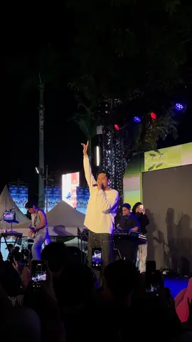 Kalau ada 9 nyawaaa~ @Adrian Khalif @lol.yk #lolyk #landofleisures2025 #adriankhalif #rizkyfebian #selina #fyp #konser #konserjogja #ambarukmoplazajogja #amplaz #jogja #jogja24jam 