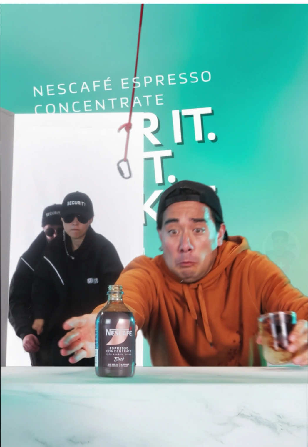 They say there's an iced coffee at the bottom of the feed @NESCAFÉ USA #NescaféICEDHacks 