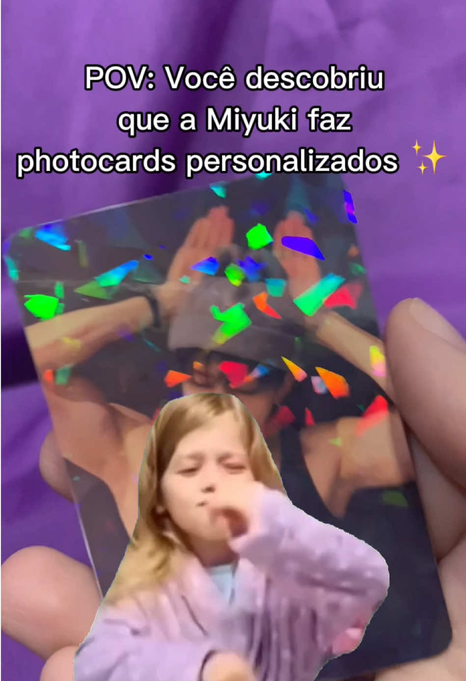 Já ficaram sabendo? 👀 Agora vocês podem personalizar seus photocards diretamente comigo ✨ Os modelos são de aproximadamente 8,5cm x 5,5cm e você pode escolher o que quiser 🍀 💖 K-Pop Idol 💖 Cenas ou personagens de anime 💖 Atores e Atrizes 💖 Memes 💖 Foto dos seus bichinhos 💖 Suas fotos E se ~ até foto de ex~ haha Além de se impresso em papel glossy 230g., os photos ainda recebem laminação de VINIL adesivo 💞  Temos caquinhos, holográfico, coração… 💅🏼 É só comentar aqui e fazer seu pedido 💜 Obs.: a impressão e laminação são apenas frente, dessa forma conseguimos entregar com custo acessível Vem pro site pedir o seu www.miyukipanda.com.br Cupom: OiMiyuki 🛍️ #loja #personalizados #photocards #kpopidol #fy 