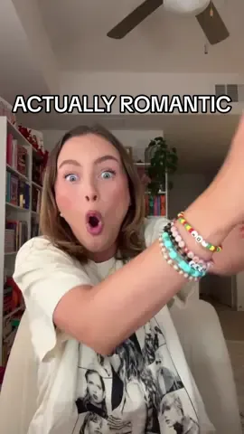 First impressions of Actually Romantic on The Life of a Showgirl!! 🧡✨ #thelifeofashowgirl #swiftie #TSthelifeofashowgirl #tsreleasepartyofashowgirl #actuallyromantic 