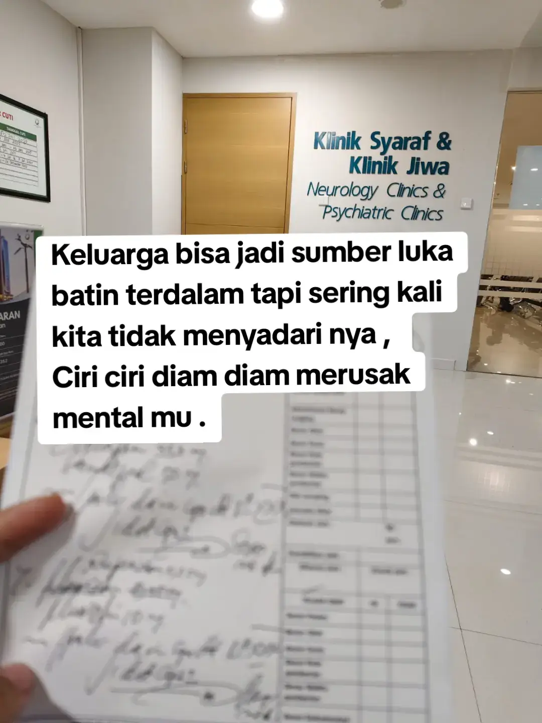 Di keluarga toxic , ekspresi emosi ku bukan untuk di pahami tapi di bungkam . Padahal,emosi yg di tekan lama lama bisa menjadi gangguan mental seperti anxiety,burnout ,dan depressi . #fyppppppppppppppppppppppp #anxietyrelief #MentalHealth #fyp #depressionanxiety 