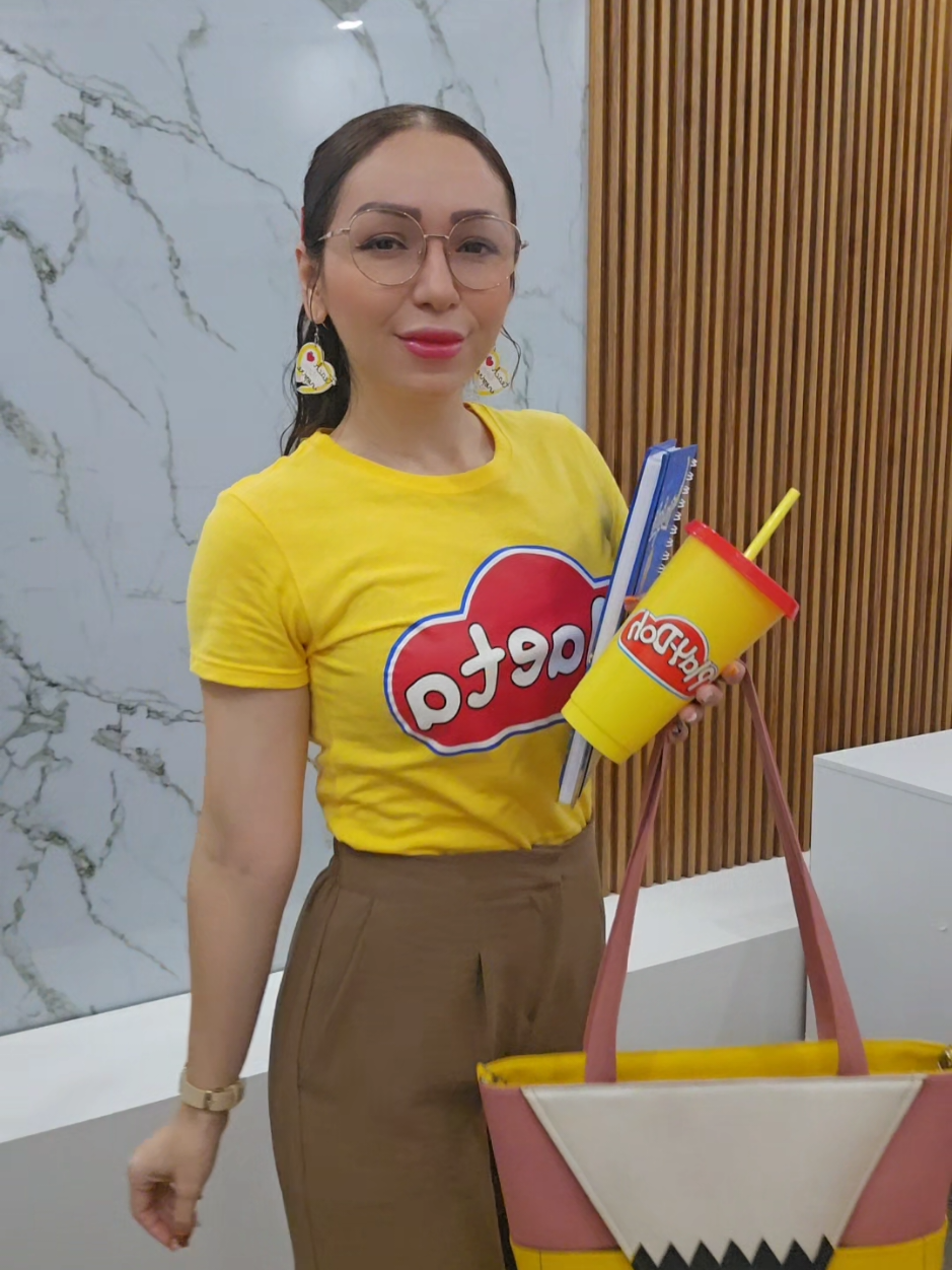 OOTD de Maeta ✨️👩🏻‍🏫 Mi blusa de @BONILLLAPRINT  #MissAzalhia #OOTD #outfitcheck #maestra #miss 