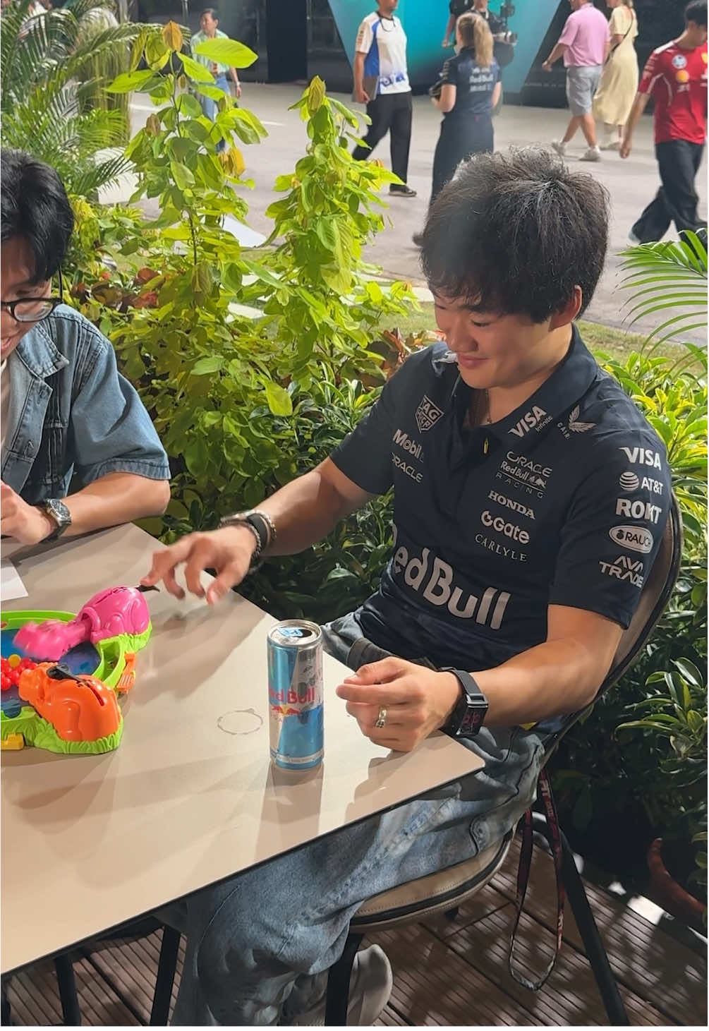 Hungry hungry Yuki 😂 #f1 #yukitsunoda #lizard 