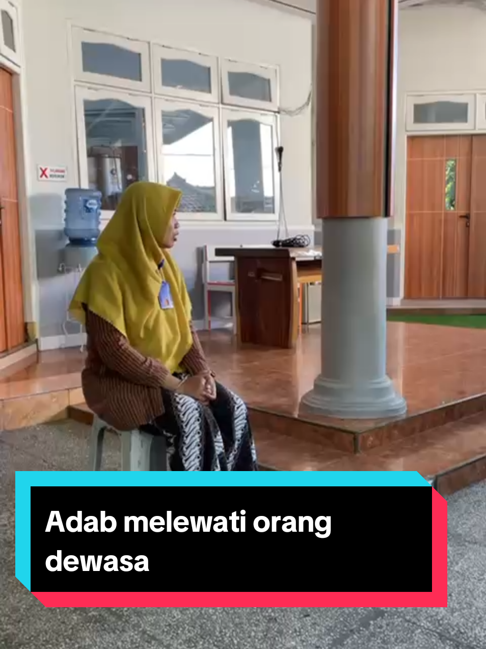 Adab Melewati orang dewasa  #paudpercontohanjombang #tkarrahmanjombang #sekolahramahanak 