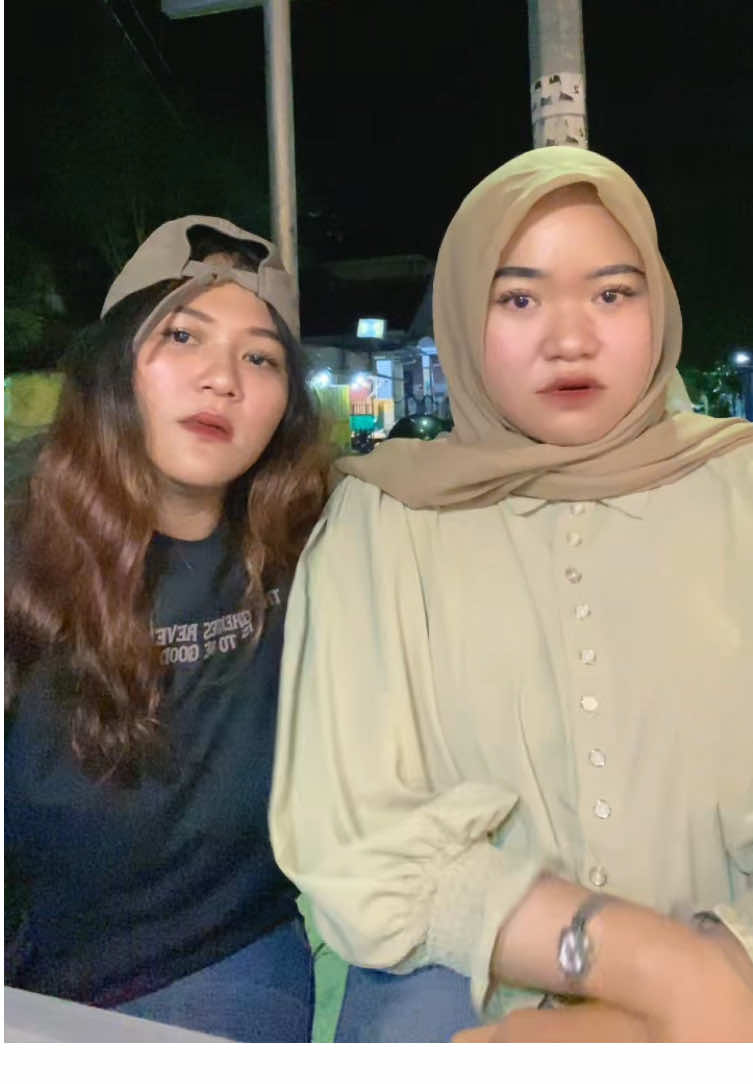 Kelakuan anak autis kalo ngopi😭🤣 #promoseruweekend #bondowoso #bondowosokeren #bondowosoku❤️ #bondowoso24jam 