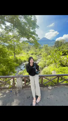 Caption e isien dewe cah  #fy #story #fouryou 