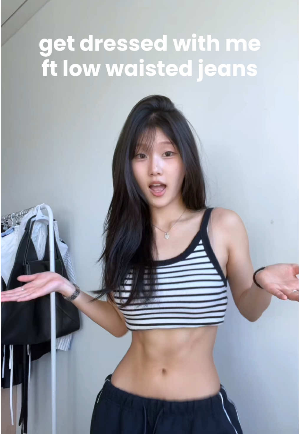 happy friday 🫧  i remember seeing a comment asking to style low waisted jeans so tadaa 🐰 time to go to the library 😔 #OOTD #outfitinspo #grwm #dance #trend 