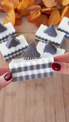 Halloween ghost soap making 👻🫧🧼 #soapmaking #soapmakingasmr #asmr #makingsoap #halloween 