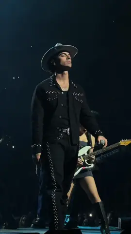 joe jonas can do no wrong😩 @joejonas  • • #joejonas #joejonasedit #joejonasfans #jonasbrothersconcert #greetingsfromyourhometowndenver 