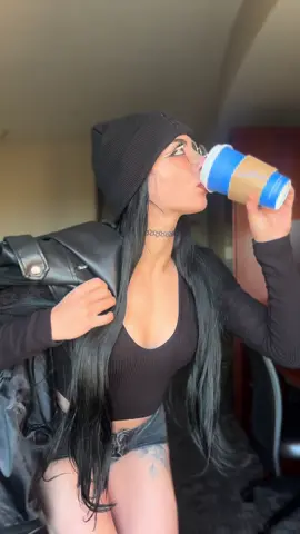 Ootd and a coffee 