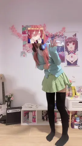Lo tenía que hacer con mikuu (bro me queda grande la falda y se me caía todo el rato) #cosplayer #quintessentialquintuplets #mikunakano  