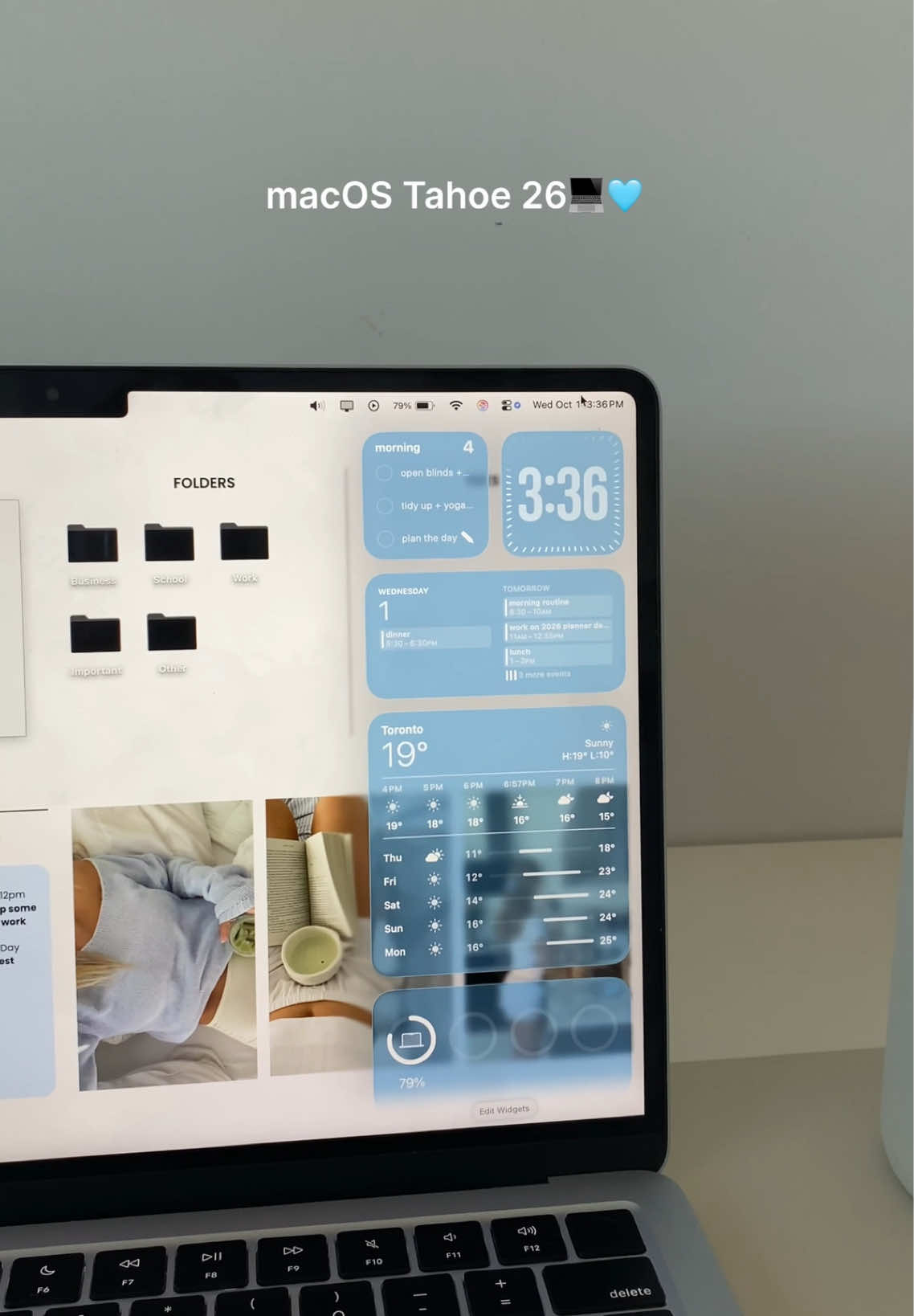 macOS Tahoe 26💻🩵 a little desktop refresh with the new update!!  Who’s loving the new Apple clear design??✨ #macbook #organization #desktopsetup 