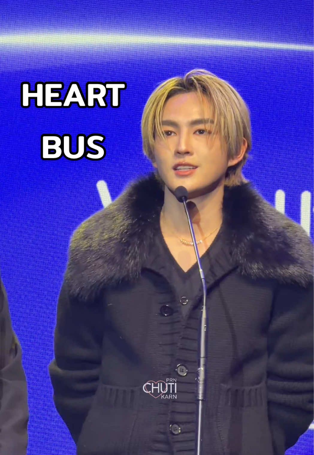 HEART BUS ศิลปินที่แนะนำแฟนคลับ ยกถ้วยรางวัล และเครดิตรทั้งหมดให้ BEUS ในงานประกาศรางวัลที่รวมแบรนด์ นักการตลาดระดับหัวแถว และ influencer ทั่วฟ้าเมืองไทย 😌💖  #heartchuthiwat #BUSbecauseofyouishine @HEART BUS 