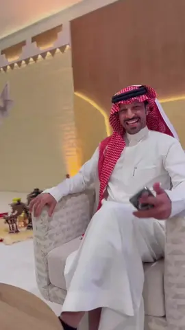 تشرفت بالسلام على الفنان الكبير الخلوق #خالد_عبدالرحمن#ملك_الفن#مخاوي_الليل #ابونايف#معرض_الصقور_والصيد_السعودي_الدولي 