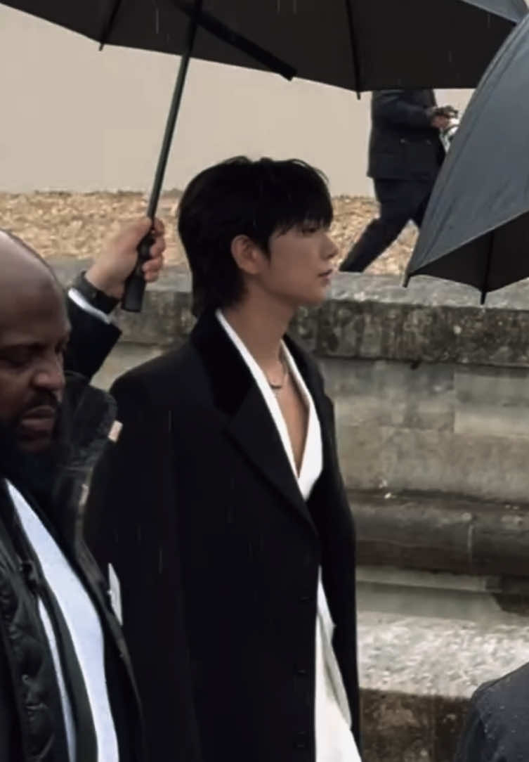 he's truly a prince #joshua #parisfashionweek 
