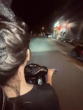 “ thế giới đủ ồn ào rồi , hãy để trái tim mình bình yên tĩnh một chút… “#xhuong #xh 