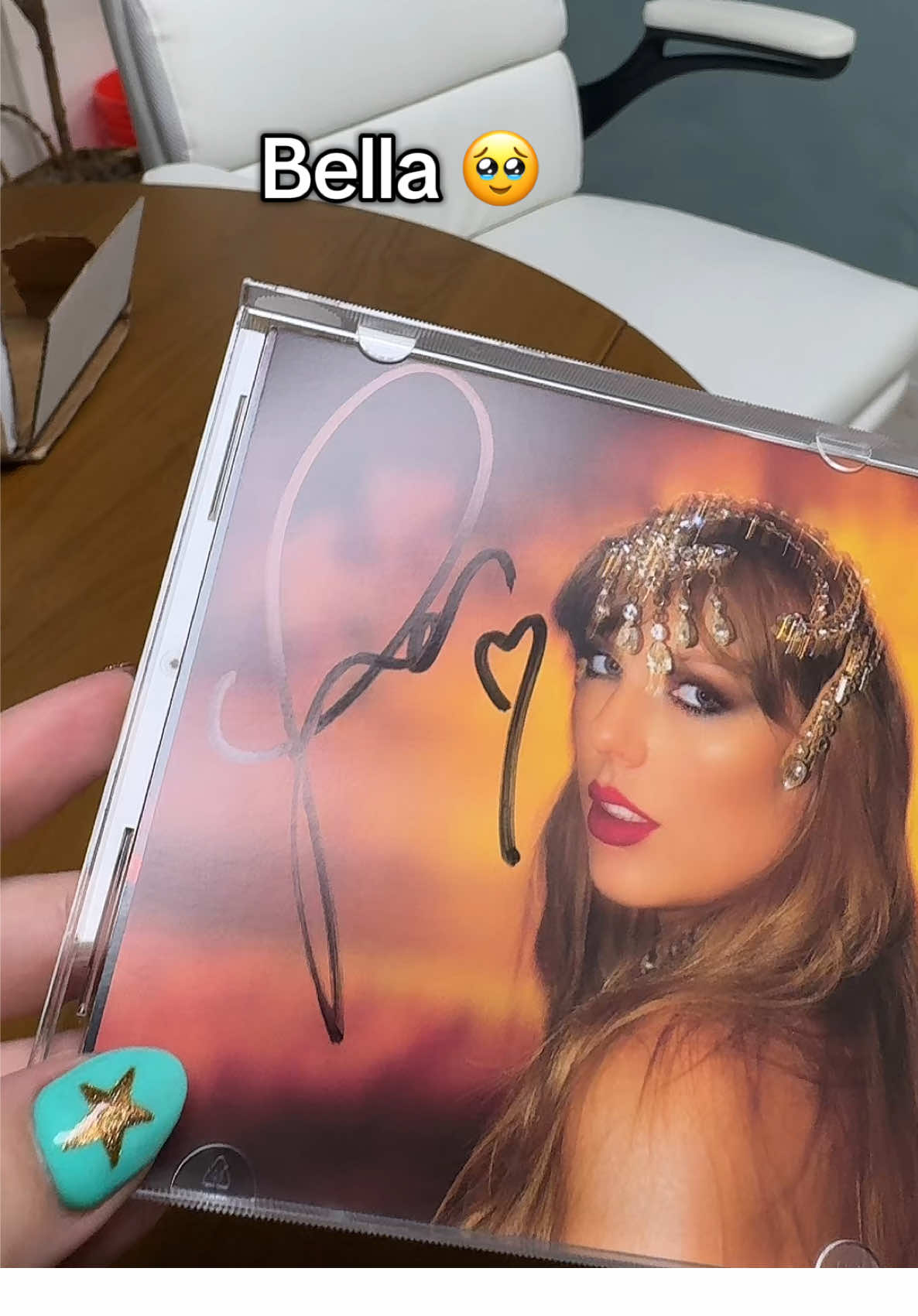 Signed CD unboxing 🧡🩵 #ts12 #thelifeofashowgirl #taylorswift @Taylor Swift @Taylor Nation 