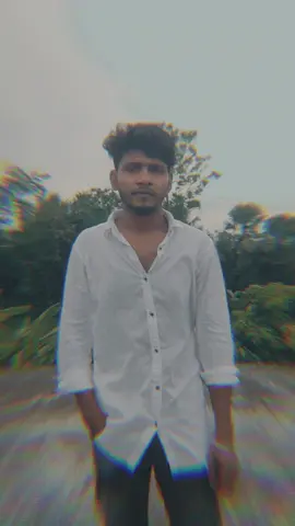 তোমাকে একবার ভুলে যেতে পারলে আর কখনো কাওকে ভালোবাসি বলবো না....💔😅