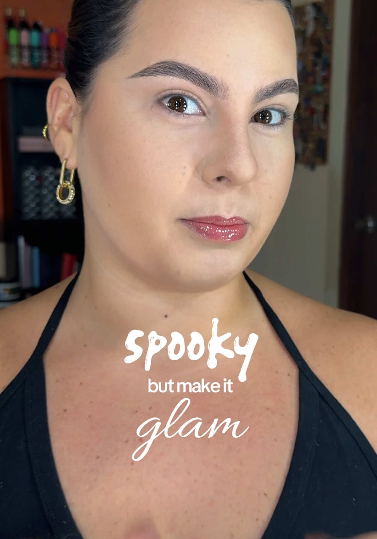 spooky but make it glam 👻✨💄. 1/? de looks para #halloween 🎃🕷️. #tutorial #spookyseason #halloweenmakeup 