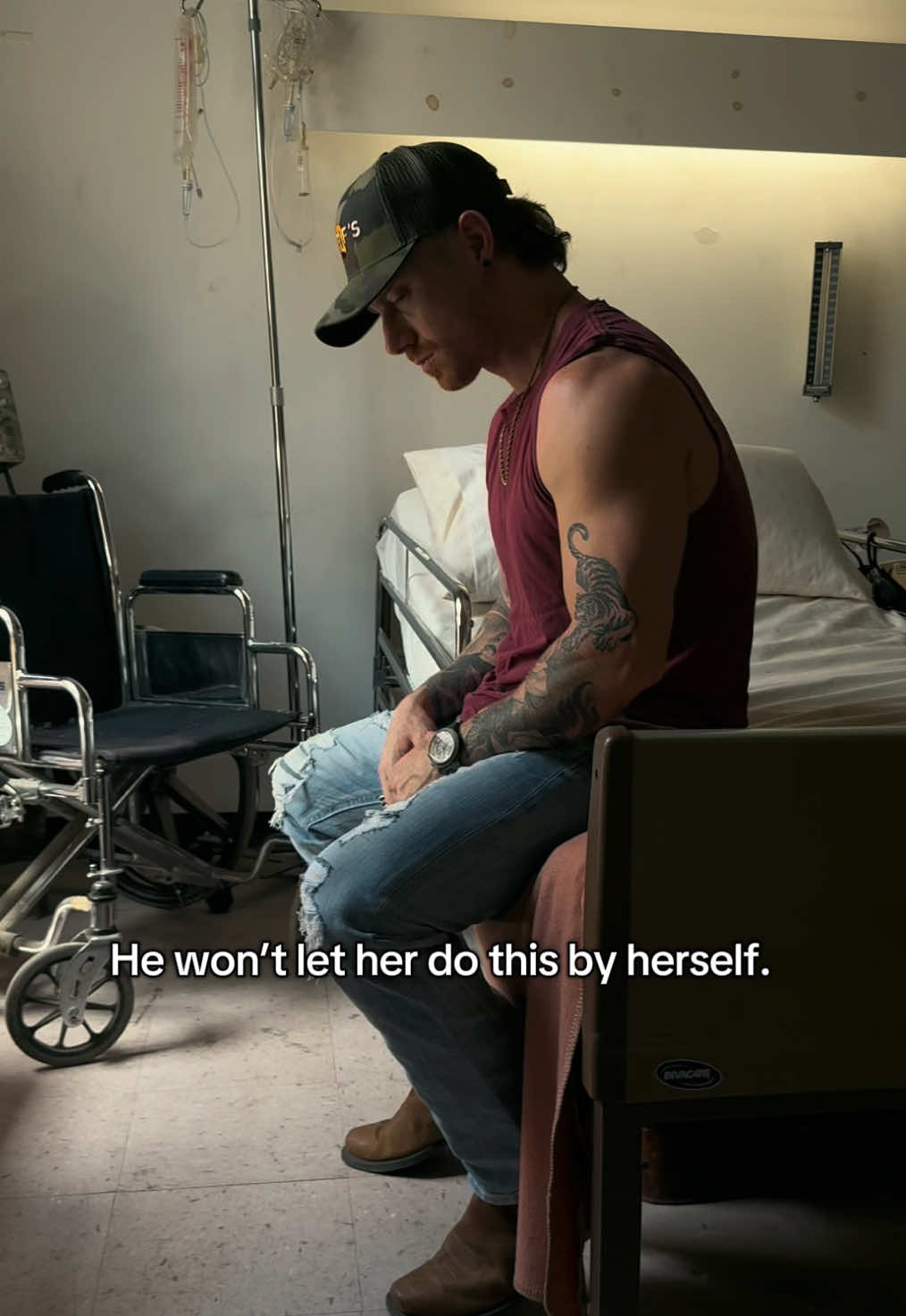 won’t let her do it by herself ❤️ #highschoolsweethearts #countrymusic #younglove #relationshipgoals #morganwallen