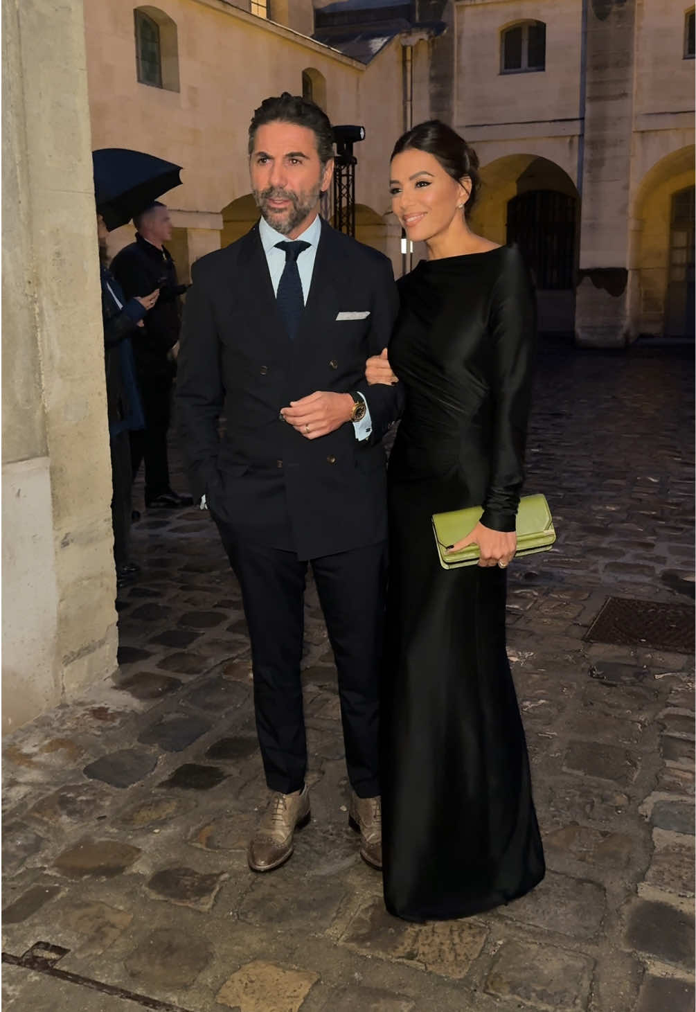 #evalongoria #victoriabeckham #TikTokFashion #onregardequoi #pfw