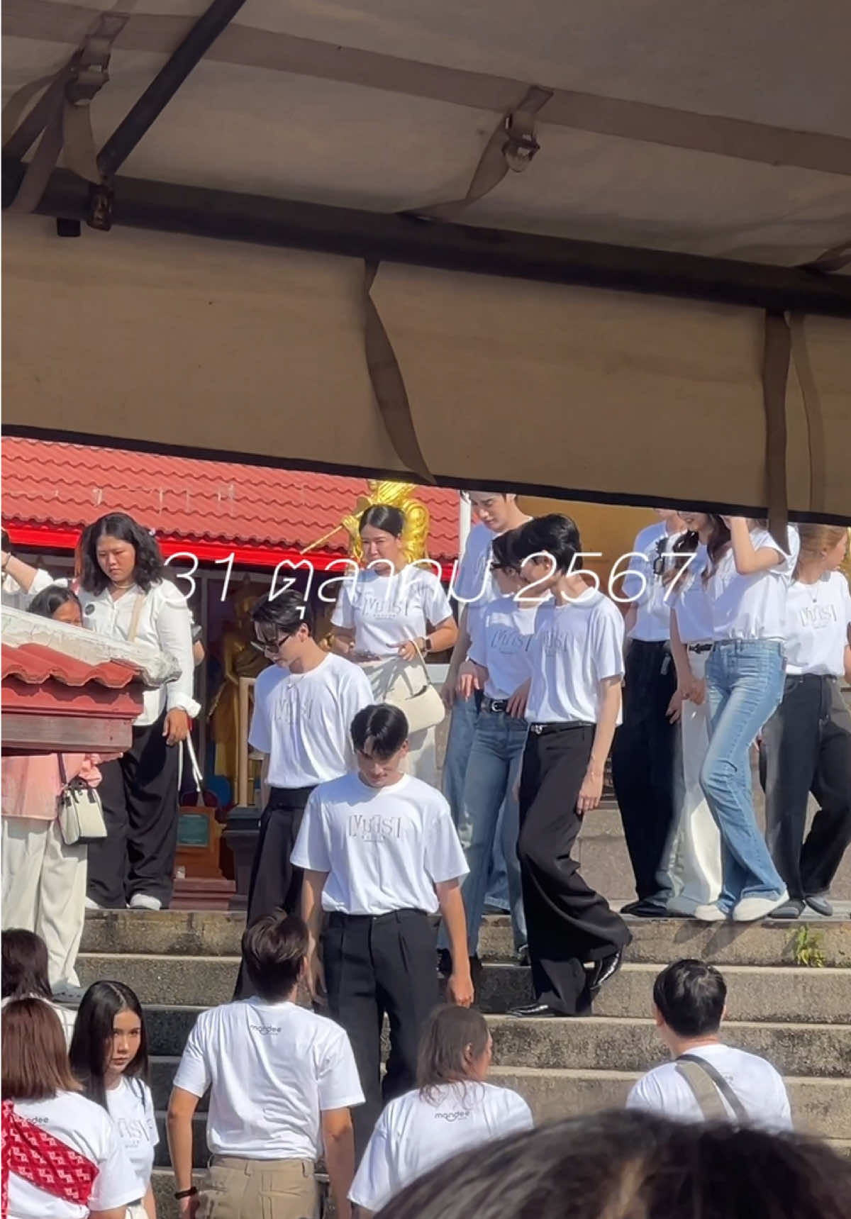 ทางเดินทางย่อมมีจุดหมายปลายทาง และในวันที่มันถึงจุดหมาย มันคือผลของแรงที่ตั้งใจเหนื่อยแต่พยายาม ผลของมันออกมาสวยงามอย่างที่เราตั้งใจรดน้ำดูแลมัน  การสร้างผลงานให้ออกมาดีมันมีมากมาย แต่การสร้างผลงานให้ออกมาเป็นที่จดจำ นั้นคือสิ่งที่‘พวกเรา‘ตั้งใจและลงแรง ภูมิใจในตัวทุกคนมากนะคะ และดีใจมากที่ได้ร่วมเดินทางมาด้วยกัน เราวิ่งบ้าง เดินบ้าง ในเวลาที่เรามีแรง การมาถึงจุดหมายนี้ไม่ใช่จุดสิ้นสุด แต่นี้แหละคือจุดเริ่มต้นอีกหนึ่งขั้น จงภูมิใจในปีกที่แข็งแรง จงโบยบินบนท้องฟ้าที่กว้างใหญ่ และขอให้พวกเราเป็นแรงลมที่มั่นคง:) ไปกันต่ออออ @nampingster @Harit_keng @ว้อทอีฟ - What if @Firstone @Pung_phirunwat #เขมจิราต้องรอดseries #KhemjiraTheSeries #เขมจิราต้องรอด 