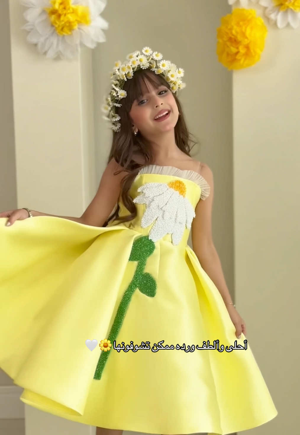أجمل ورده @أنابيلا وساندي 🌼🌼  #مصورة_جوال #مصورة #فساتين #الرياض #trend 