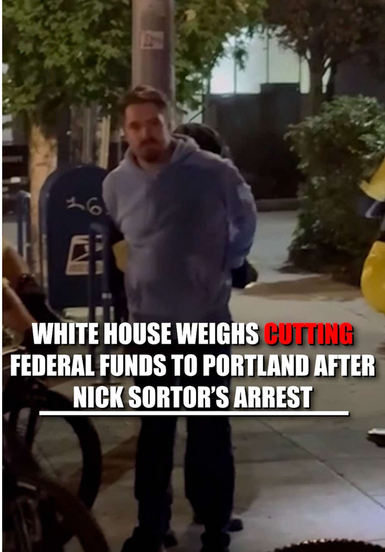 NEW: Karoline Leavitt on the arrest of Nick Sortor in Portland, announcing President Trump is now considering cutting funds to the city: “Everyone in this room should be extremely concerned about that. The Department of Justice spoke with that journalist this morning, and they will be launching a full investigation into his arrest.” “This incident is part of a troubling trend in Portland, where left-wing mobs believe they get to decide who can visit and live in their city.” “It is not their city. It is the American people’s city, and President Trump is going to restore that.” “We will not fund states that allow anarchy.”