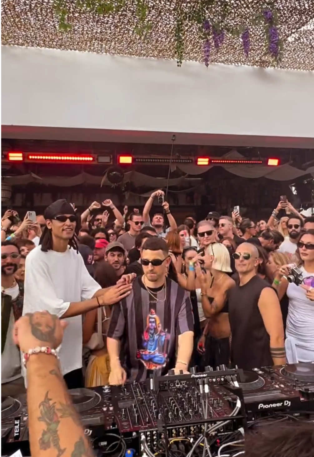 B2B2B at the Solid Grooves afters😎#ibiza #michaelbibi #pawsa #denniscruz #closing 