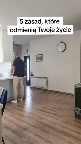 Twoja przeszłość nie definiuje twojej przyszłości. Każda rana jest zaproszeniem, aby wznieść się wyżej.Uzdrawianie zaczyna się w chwili, gdy wybierasz siebie. #polska #Poland #polskie #slavic 
