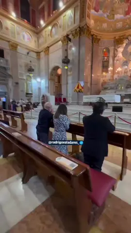 É muita cara de pau. Passa a vida blasfemando e agindo contra os valores cristãos, contra a família, contra a fé… E agora vai começar com o teatro para enganar o povo.