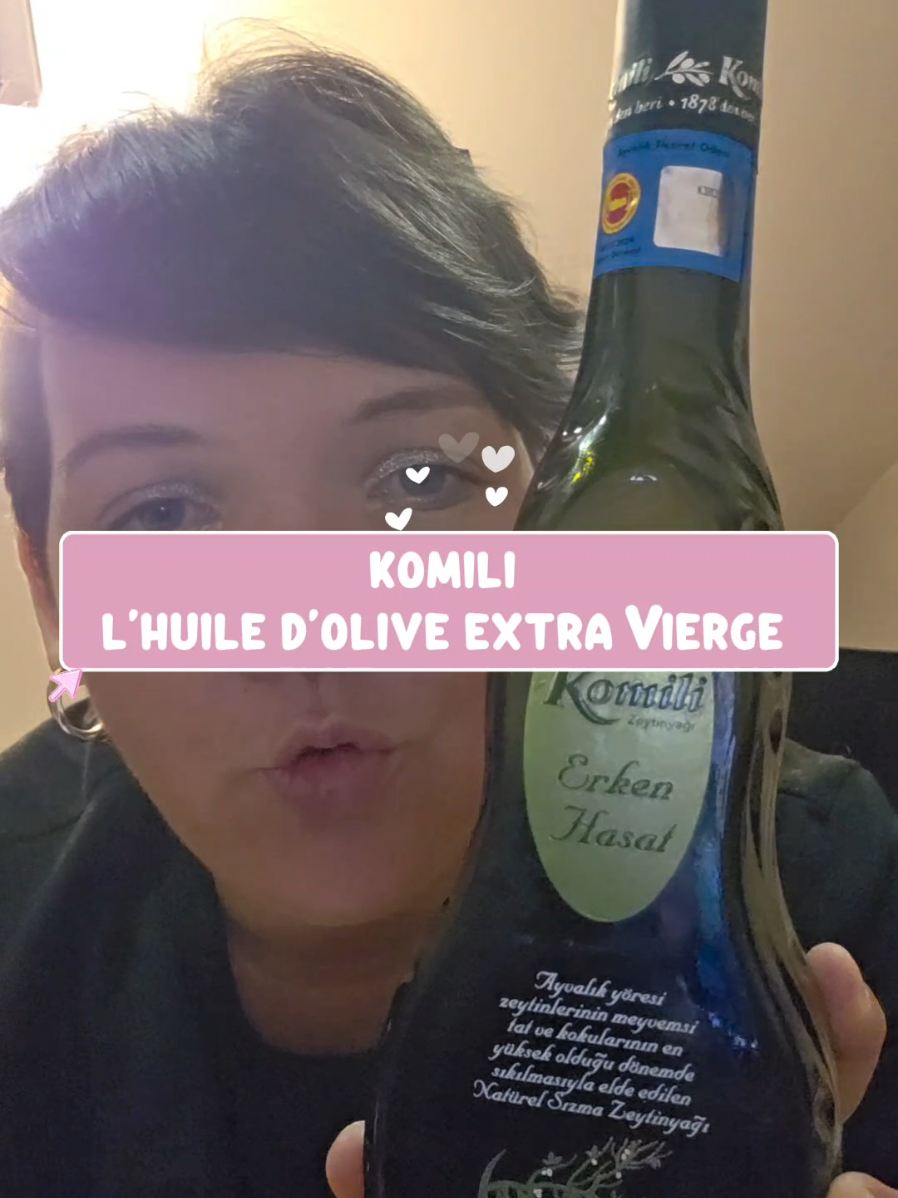 ✨ Le secret d’un goût authentique venu de Turquie ✨ Saviez-vous que l’huile d’olive Komili est produite depuis plus de 140 ans en Turquie, dans la région égéenne, réputée pour ses oliveraies d’exception ? 🌿 Extra-vierge, non filtrée et au goût riche, elle sublime aussi bien vos salades fraîches que vos plats mijotés. 🥗🍲 Ce n’est pas qu’une huile, c’est une tradition transmise de génération en génération, qui vous apporte à la fois saveur et authenticité dans chaque goutte. 👉 Découvrez Komili, et donnez à vos recettes le goût unique de la Méditerranée. @florettradingbv  #Komili #HuileDOlive #Turquie #OliveOilLovers #HealthyFood 