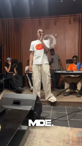 DØPELYM/ « a cause de toi je dors plus ooh… » @Kenneth Armstrong on dirait qu’il va plus dormis encore hein🤣 on attend la deuxième date!! #mdemusique🤍 #fypシ゚ #tiktok225🇨🇮 