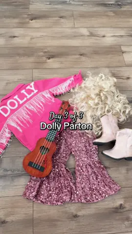 My daughter dressed up as Dolly Parton last year 👢💄#halloween #halloweencostume #toddlersoftiktok #costumeideas #halloweenlook 