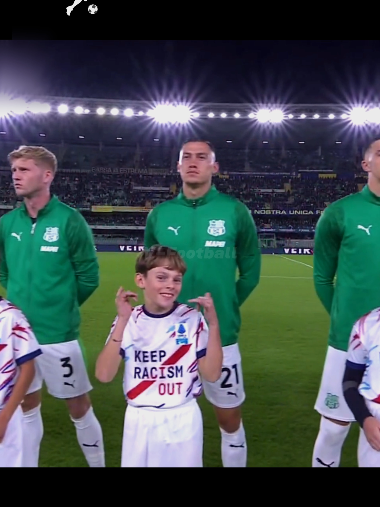 Jay idzes Vs Verona ( Jay bermain full time 90 menit ) Jay idzes berhasil membantu timnya meraih kemenangan pada pertandingan kali ini, long ball nya berhasil membuahkan pinalti, skor akhir 0-1 untuk kemenangan Sassuolo ##highlighttimnasindonesia ##jayidzes #jayidjez #bangjay