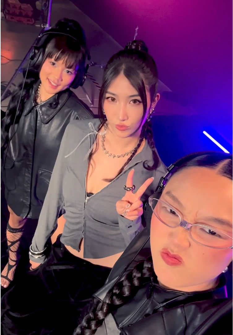 And that’s 👊 how 🤙 it’s done. ✌️ @REI AMI @audreynuna @ejae_k 