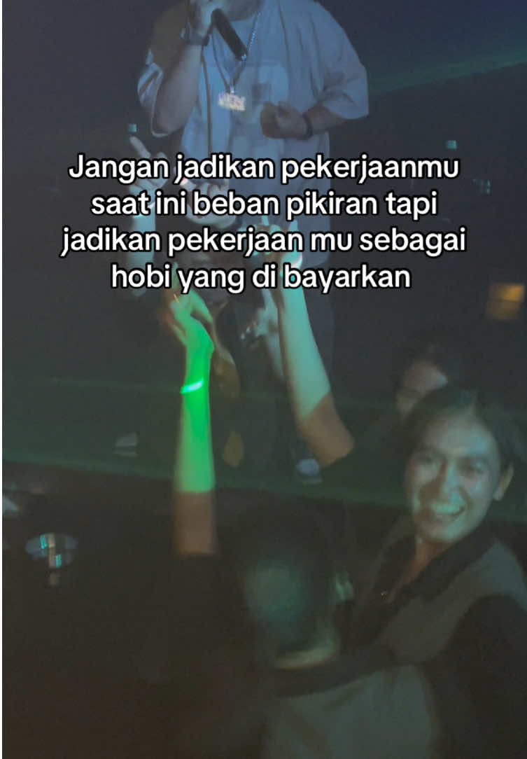 Kalau cinta sama kerjaan nya pasti ga akan merasa capek ngejalaninnya #ambyarsenopati 