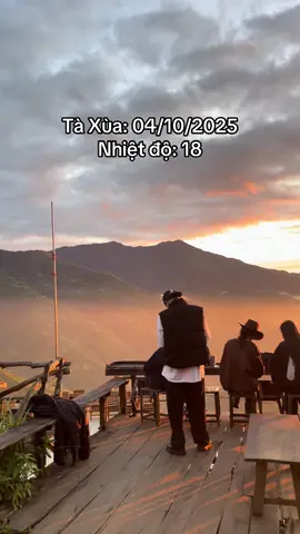 Tà Xùa: 04/10/2025 Nhiệt độ: 18 Bình minh #viraltiktok #trend #xuhuong #taxua #hot 