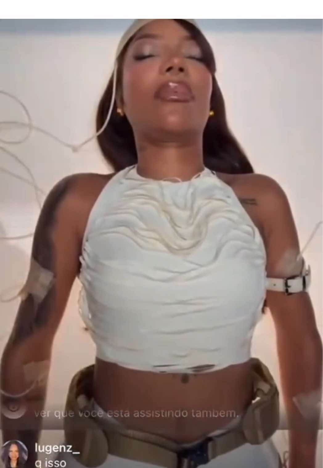 R&BMiLLA is coming? Ludmilla apareceu em uma live na rede vizinha e tudo indica que é referencia a nova era com album de R&B que estava adormecido dentro dela e agora está revivendo  👀🔥 Será que o álbum está próximo? @ludmilla  #rnbmilla #rnb #ludmilla #visuals #newera 