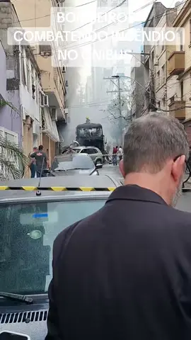 #tiktoklive #livehighlights incêndio em ônibus de Porto Alegre. centro de Porto Alegre #portoalegre #incendio 