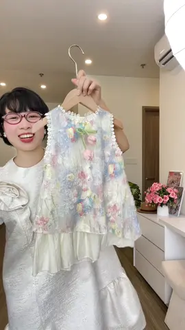 Váy xinh mà giá hạt dẻ quá mấy bà  #vaybegai  #vayditiec #vayxinhchobe   #vaychobe  #shopmemoon  