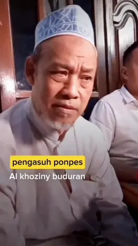 Dibalik ambruknya bangunan 3 lantai pesantren Al Khoziny, Buduran, Sidoarjo, terselip cerita soal hukuman bagi santri. bila tidak mengikuti kegiatan, mereka bisa mendapat hukuman kerja mengecor bangunan. Fakta-fakta di Balik Ambruknya Ponpes Al Khoziny Sidoarjo 1️⃣ Bangunan Ponpes Diduga Tak Miliki IMB 2️⃣ Bangunan Awalnya Hanya Direncanakan Satu Lantai 3️⃣ Beban Bangunan Bertambah hingga Tidak Mampu Ditopang 4️⃣ Proses Belajar Tetap Berjalan di Tengah Pengecoran 5️⃣ Kontraktor dan Pengurus Ponpes Dinilai Lalai 6️⃣ Menteri Agama Sebut Bangunan Tak Sesuai Teknis #gurugembul  #viraltiktok #beritaviral #sidoarjo #foryoupage 